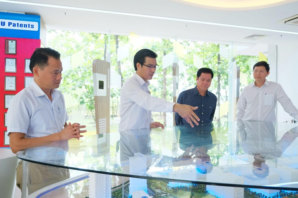 Tập đoàn cao su Việt Nam